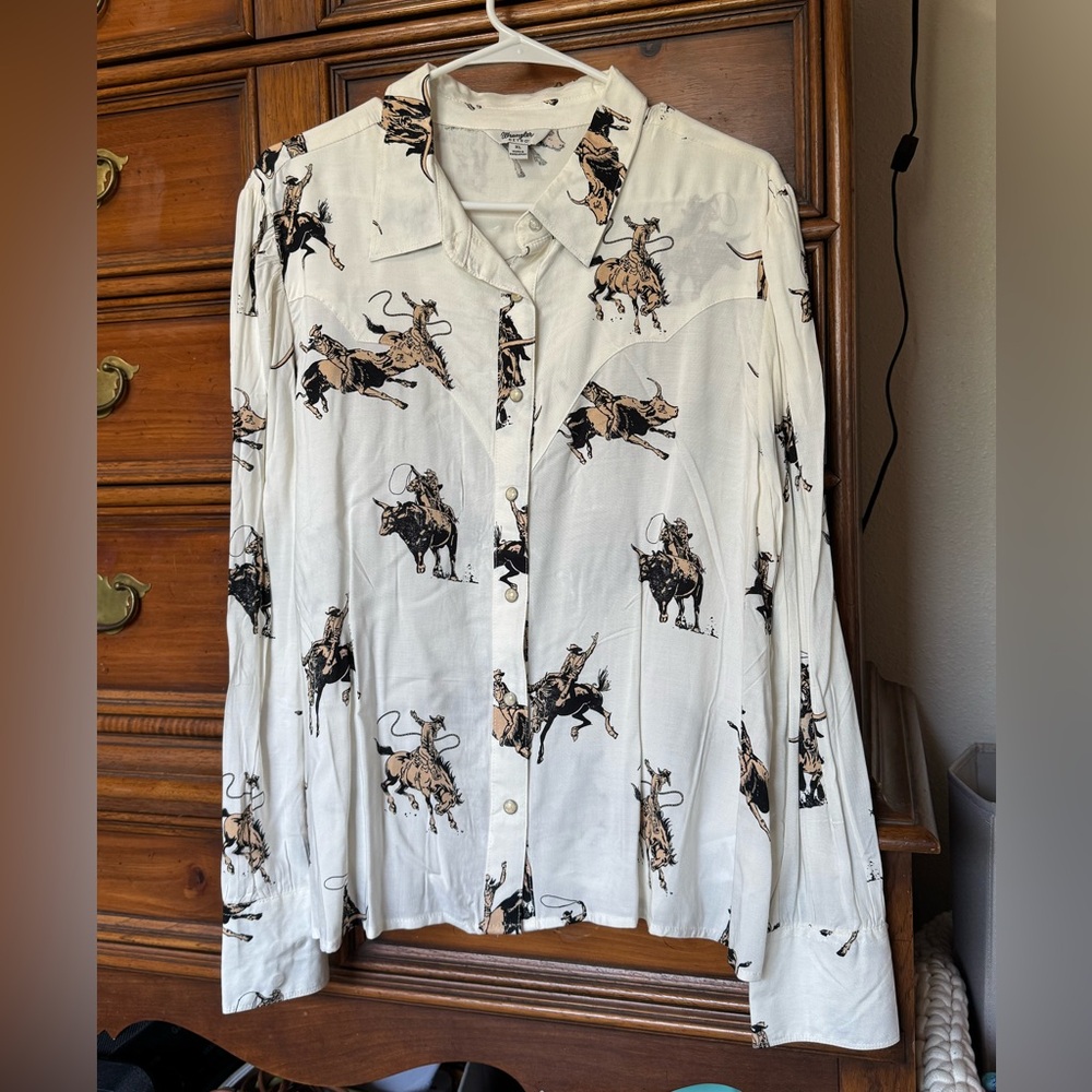 Wrangler White Shirt with Cowboy Print